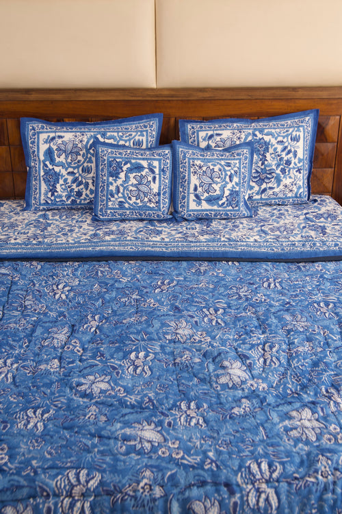 Blue Pottery- White Bedsheet & Quilt Set
