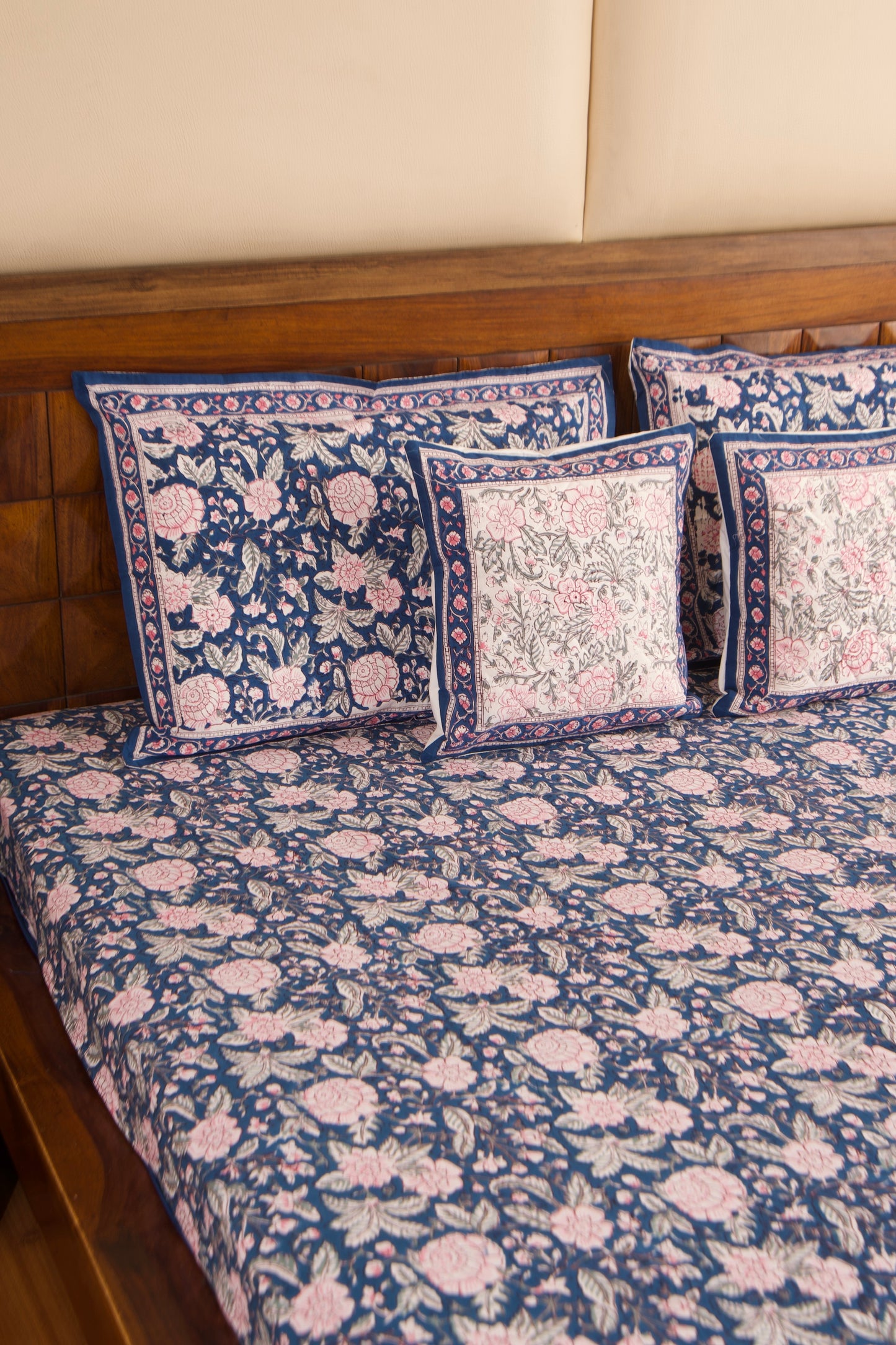 Neel Gulab Percale Cotton Bedsheet