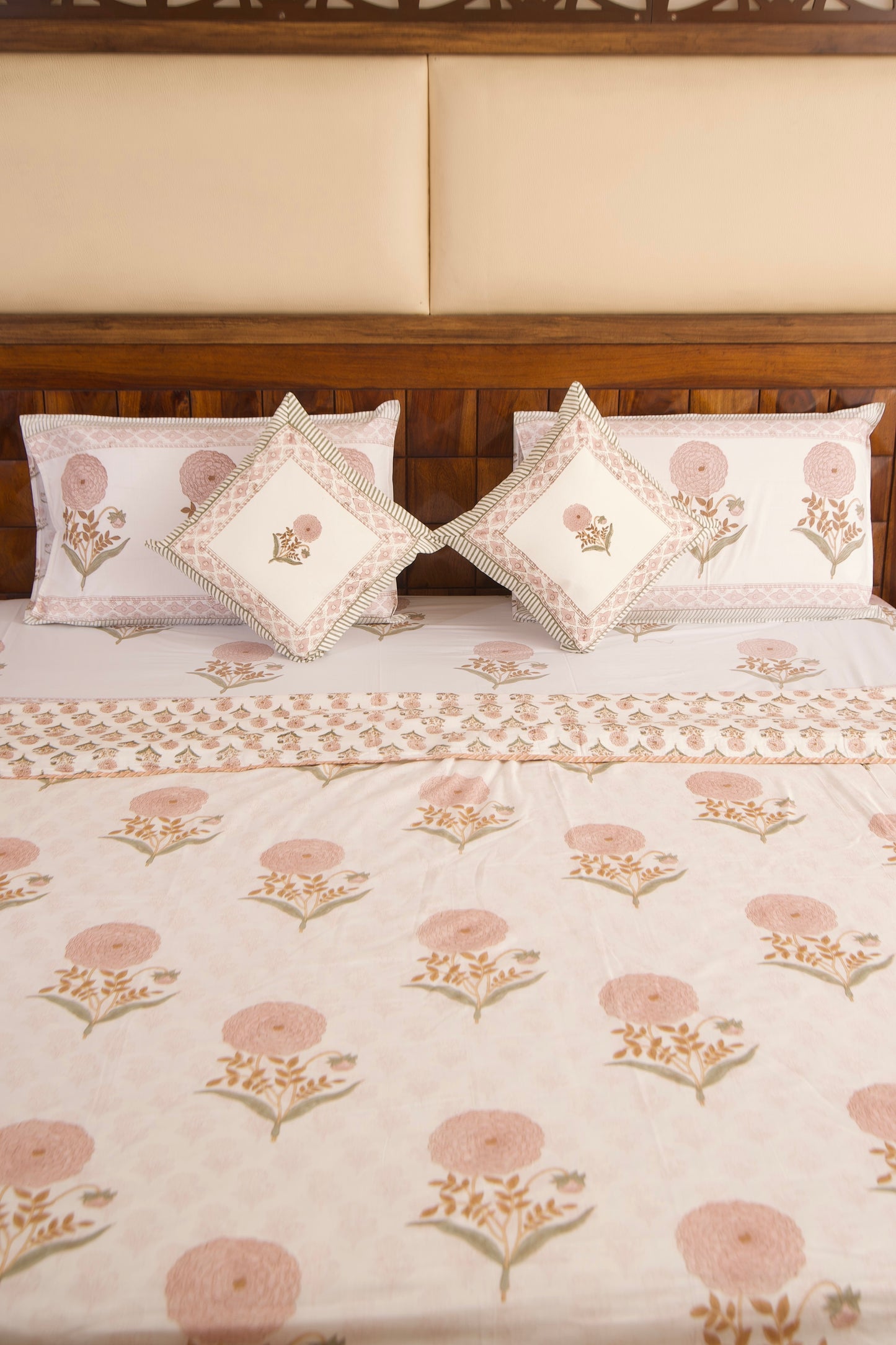 Peach Marigold Bedsheet & Dohar Set