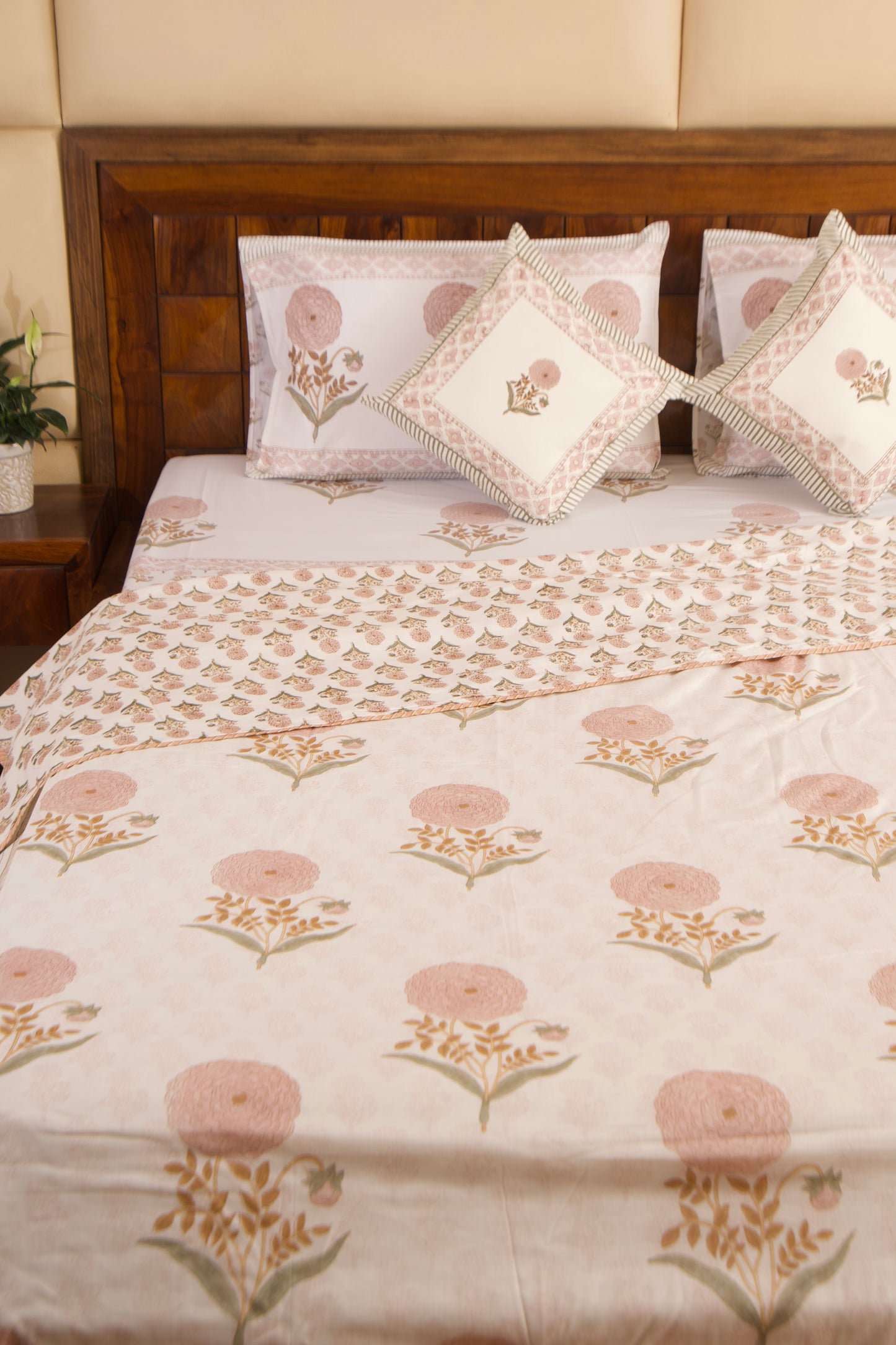 Peach Marigold Bedsheet & Dohar Set