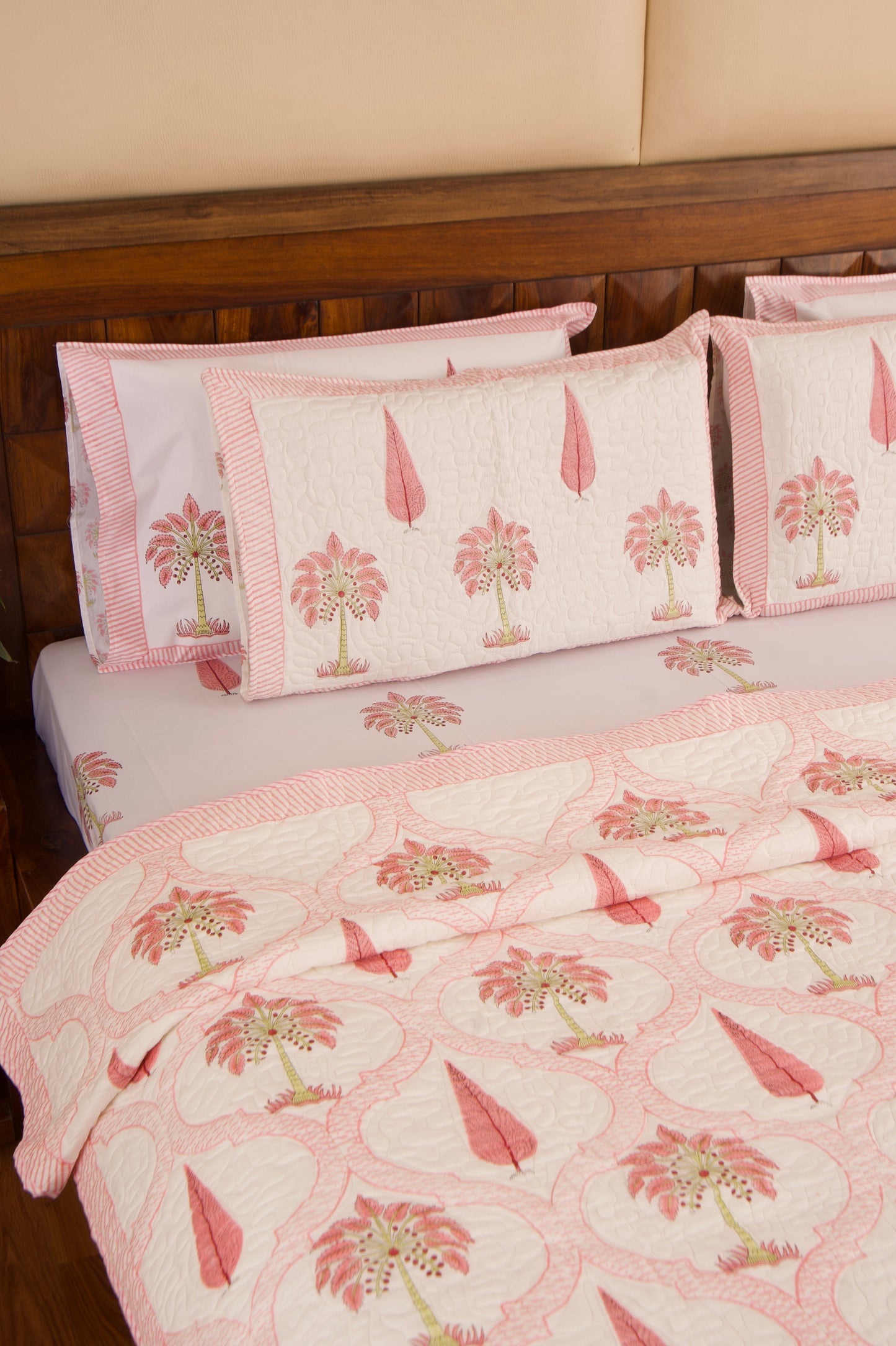 Gulaab Khajuri Bedsheet & Bedcover Set