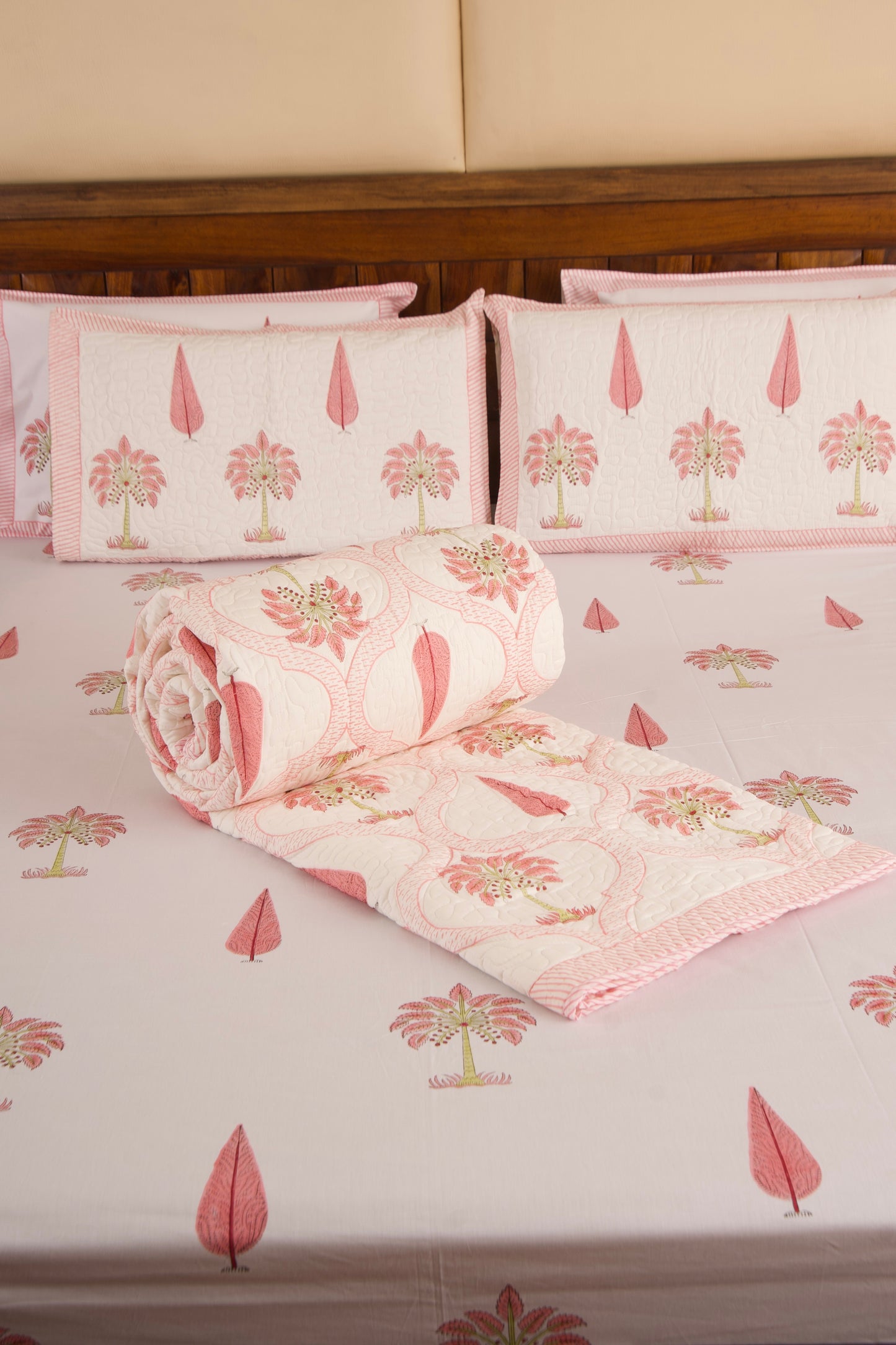 Gulaab Khajuri Bedsheet & Bedcover Set