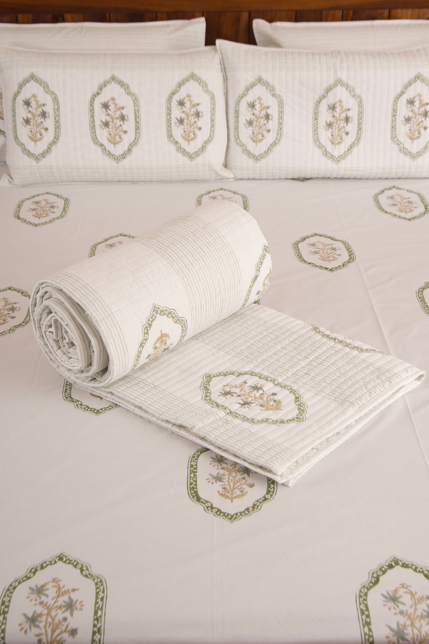 Green Jasmine Mirror Quilted Reversible Bedcover