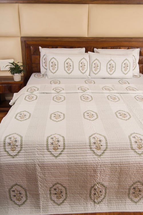 Green Jasmine Mirror Bedsheet & Bedcover Set