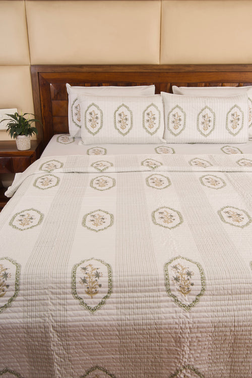 Green Jasmine Mirror Bedsheet & Bedcover Set