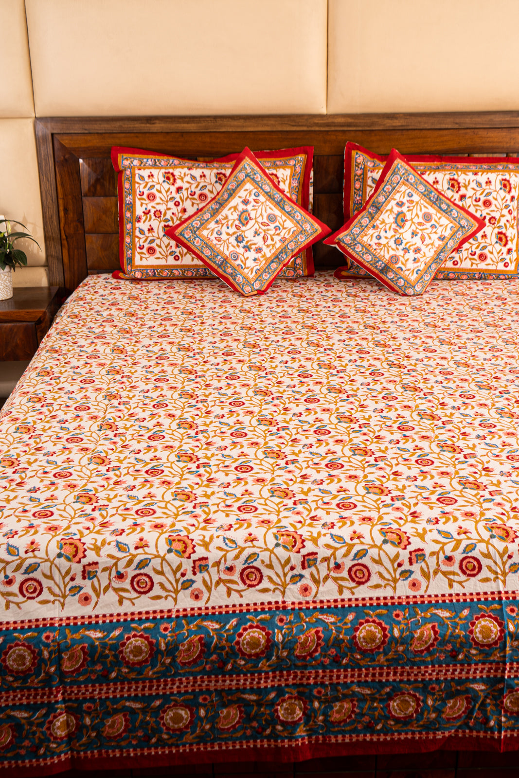 Shalimar-White Bedsheet & Dohar Set