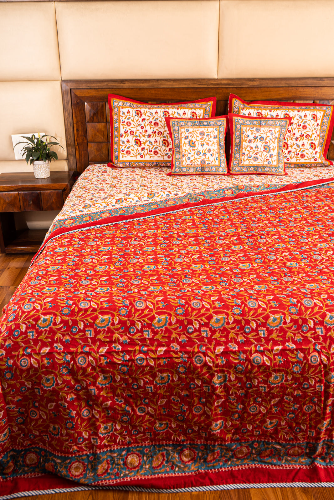 Shalimar-White Bedsheet & Dohar Set