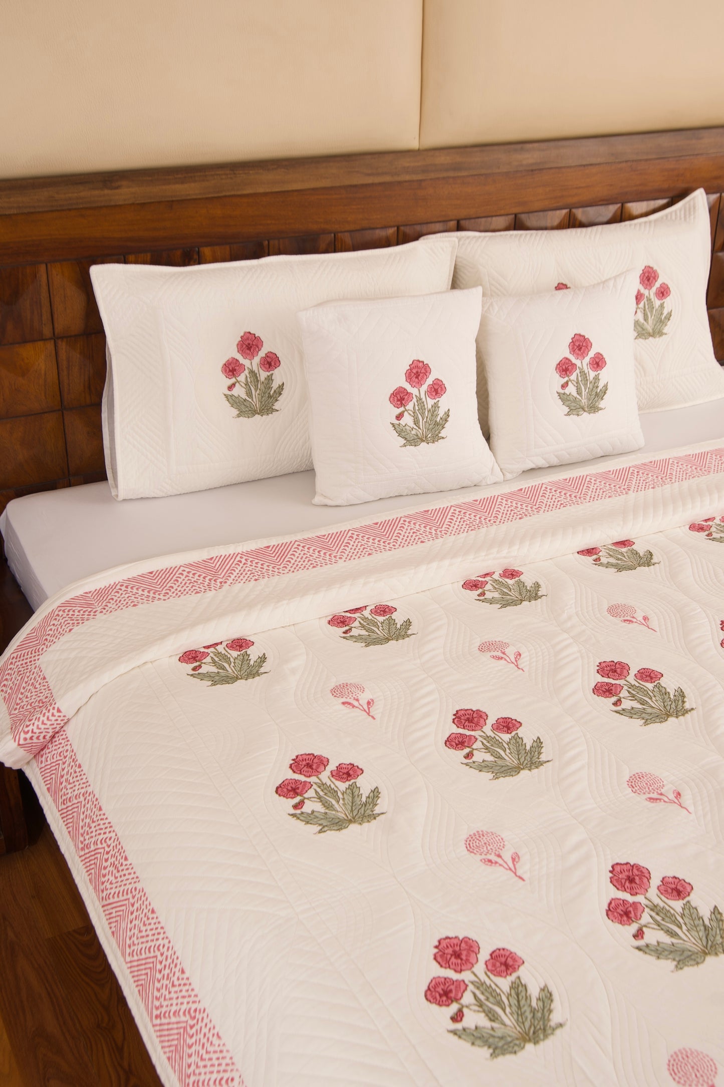 Gulaabi Pankhuri Persian Quilted Luxury Bedcover- California King