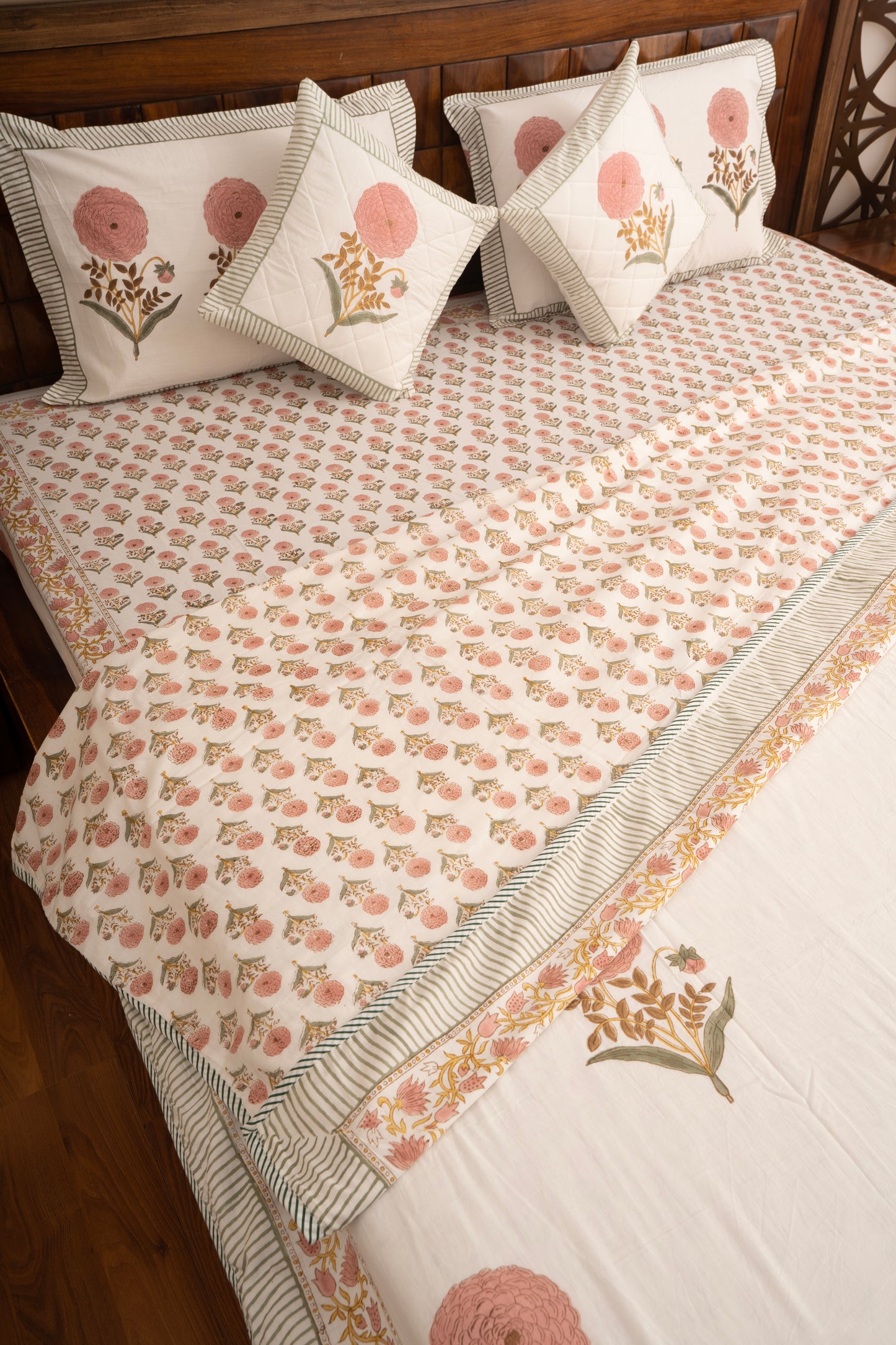 Pink Marigold Chota Phool Bedsheet & Dohar Set