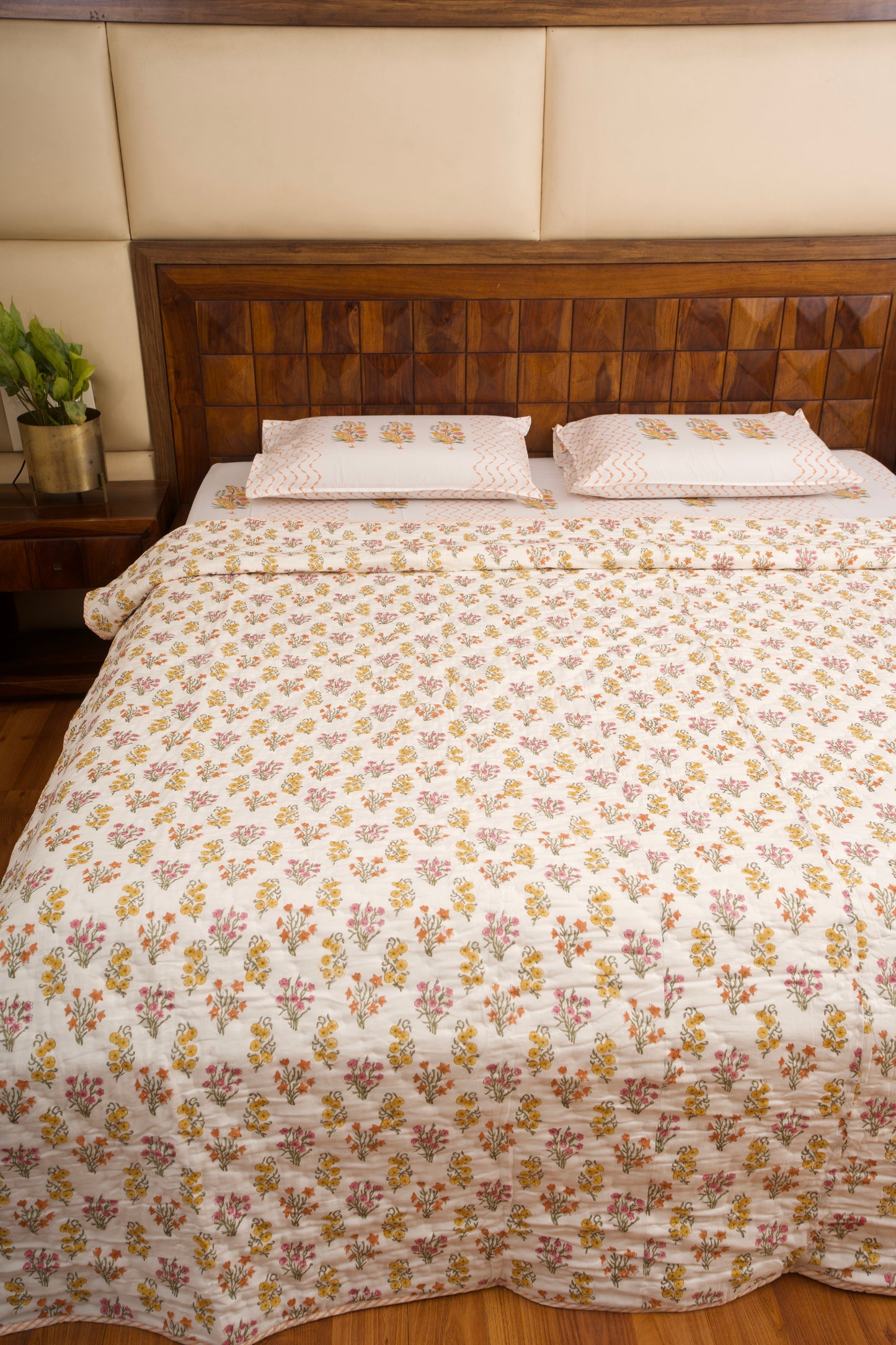 Guldasta Bedsheet & Quilt Set