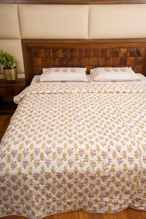 Guldasta Bedsheet & Quilt Set