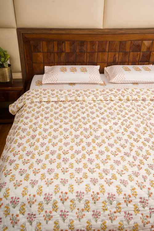 Guldasta Bedsheet & Quilt Set