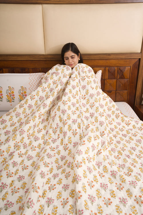 Guldasta Bedsheet & Quilt Set