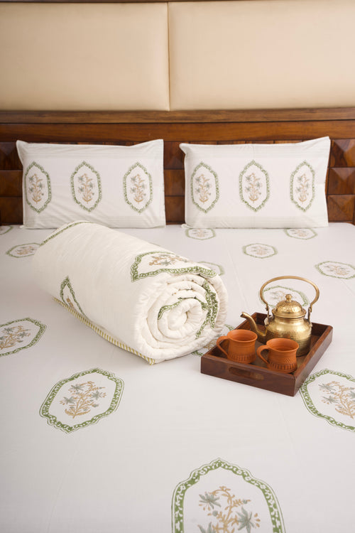 Green jasmine Mirror Bedsheet & Quilt Set
