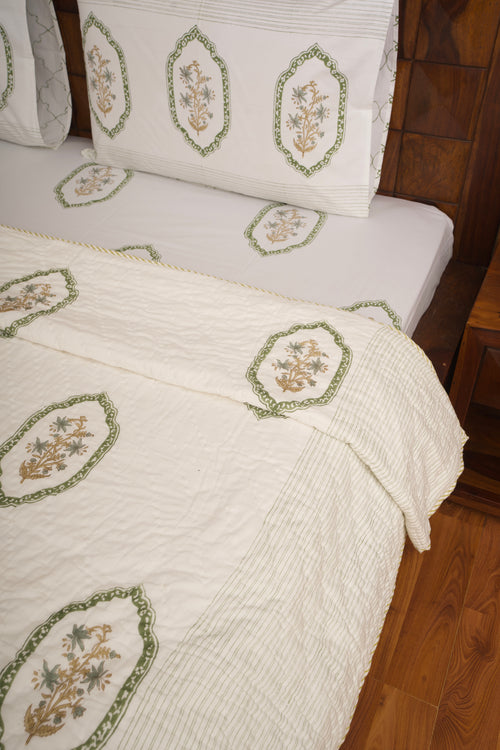 Green jasmine Mirror Bedsheet & Quilt Set
