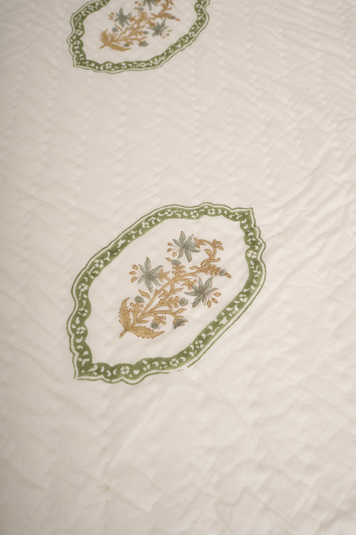 Green jasmine Mirror Bedsheet & Quilt Set
