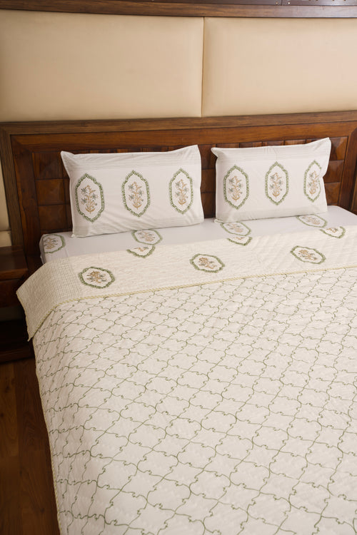 Green Jasmine Mirror Reversible Mulmul Cotton Quilt-King Size