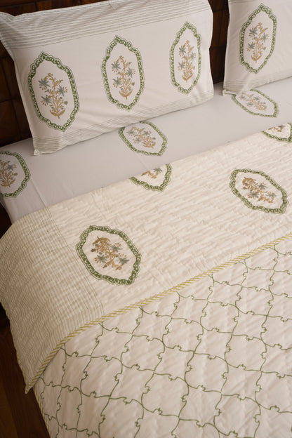 Green jasmine Mirror Bedsheet & Quilt Set