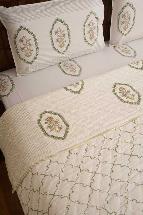 Green jasmine Mirror Bedsheet & Quilt Set