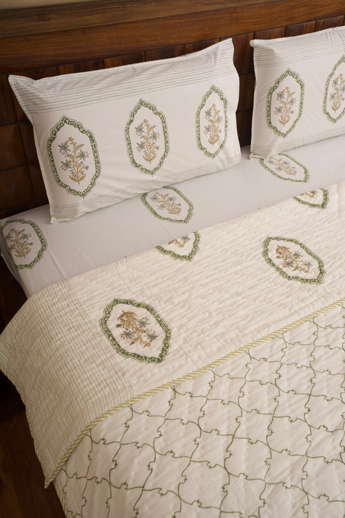 Green jasmine Mirror Bedsheet & Quilt Set