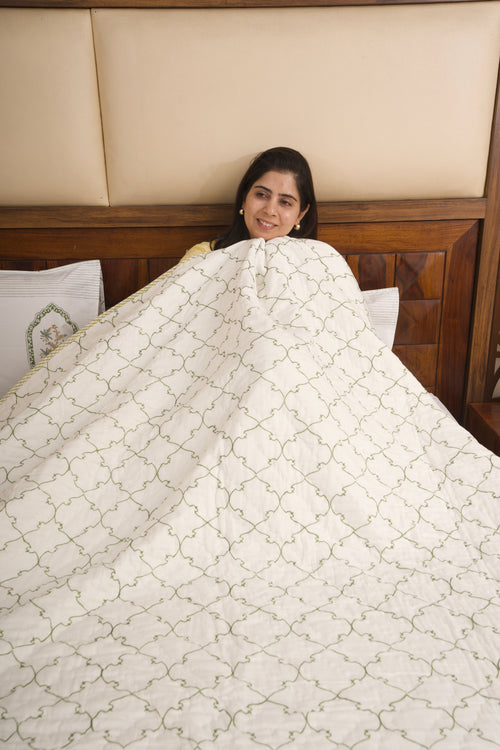 Green jasmine Mirror Bedsheet & Quilt Set