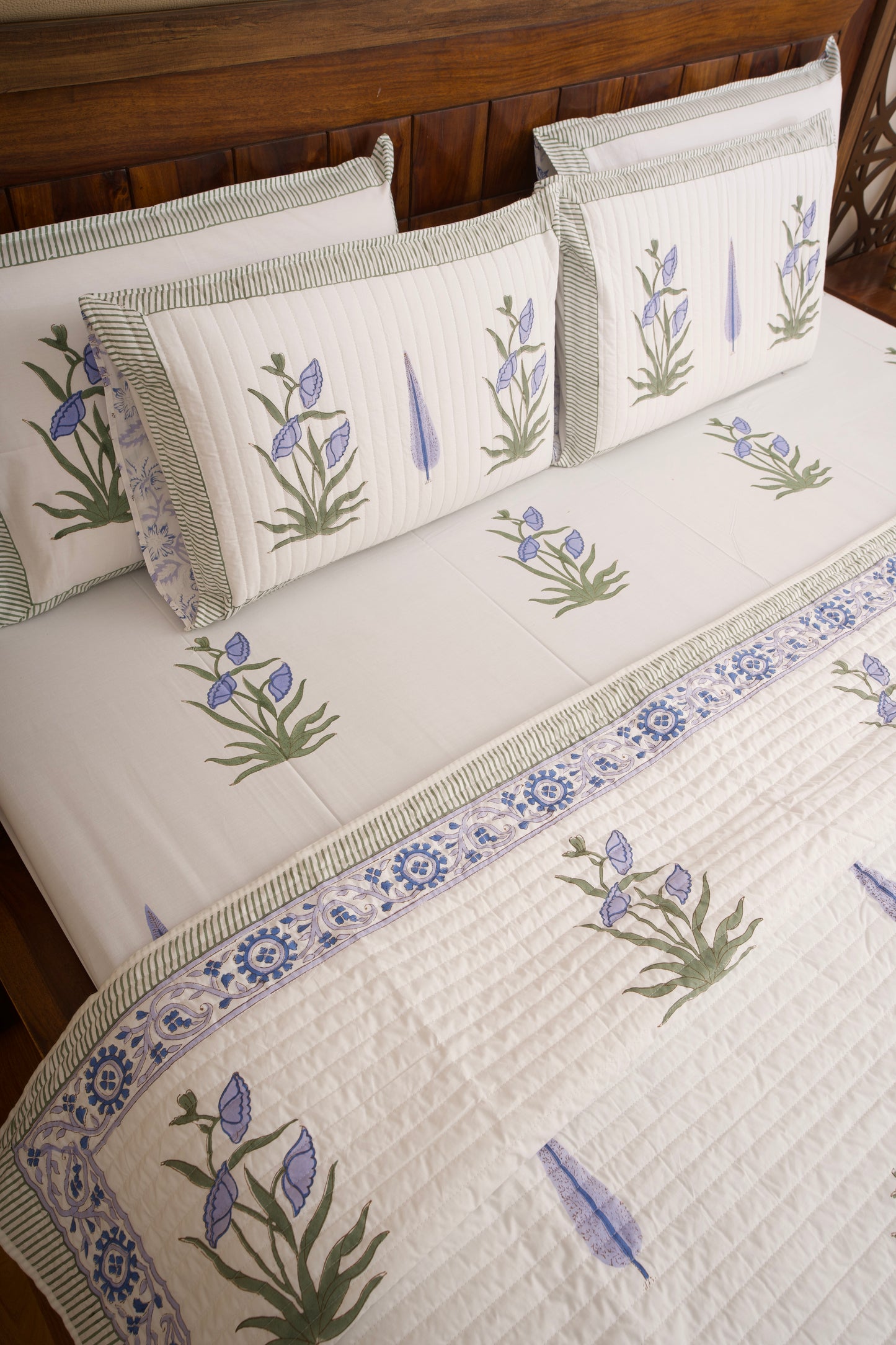 Chandra Mahal Bedsheet & Bedcover Set