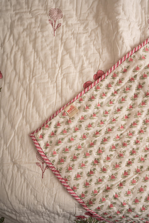 Gulaabi Pankhuri Reversible Mulmul Cotton Quilt