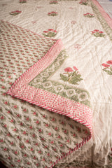 Gulaabi Pankhuri Reversible Mulmul Cotton Quilt