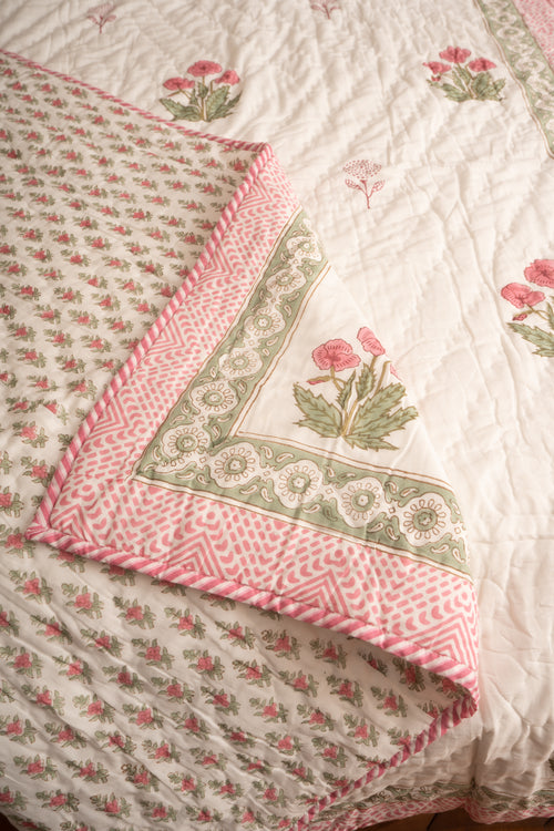 Gulaabi Pankhuri Reversible Mulmul Cotton Quilt