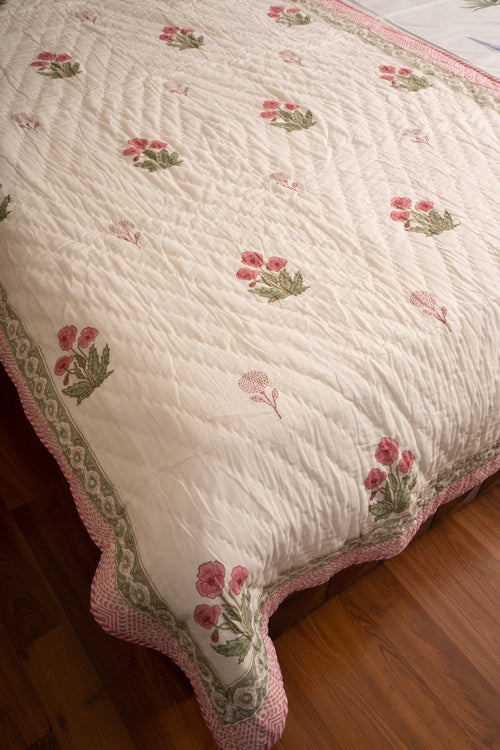 Gulaabi Pankhuri Reversible Mulmul Cotton Quilt