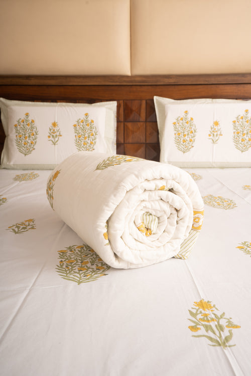 Peeli Peeli Sarson Phule Bedsheet & Quilt Set- Mustard Yellow and Green