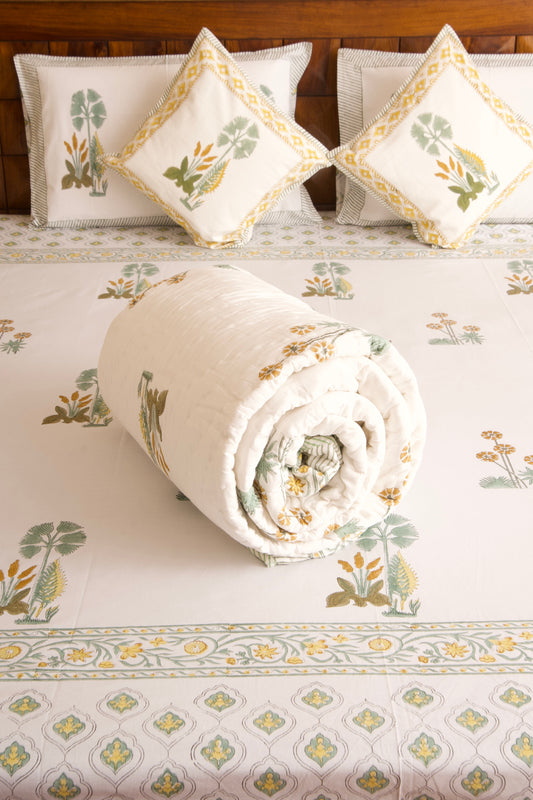 Dessert Guldasta Bedsheet & Quilt Set