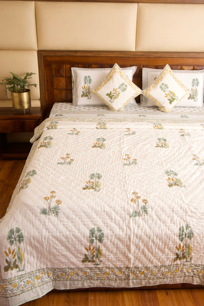 Dessert Guldasta Bedsheet & Quilt Set