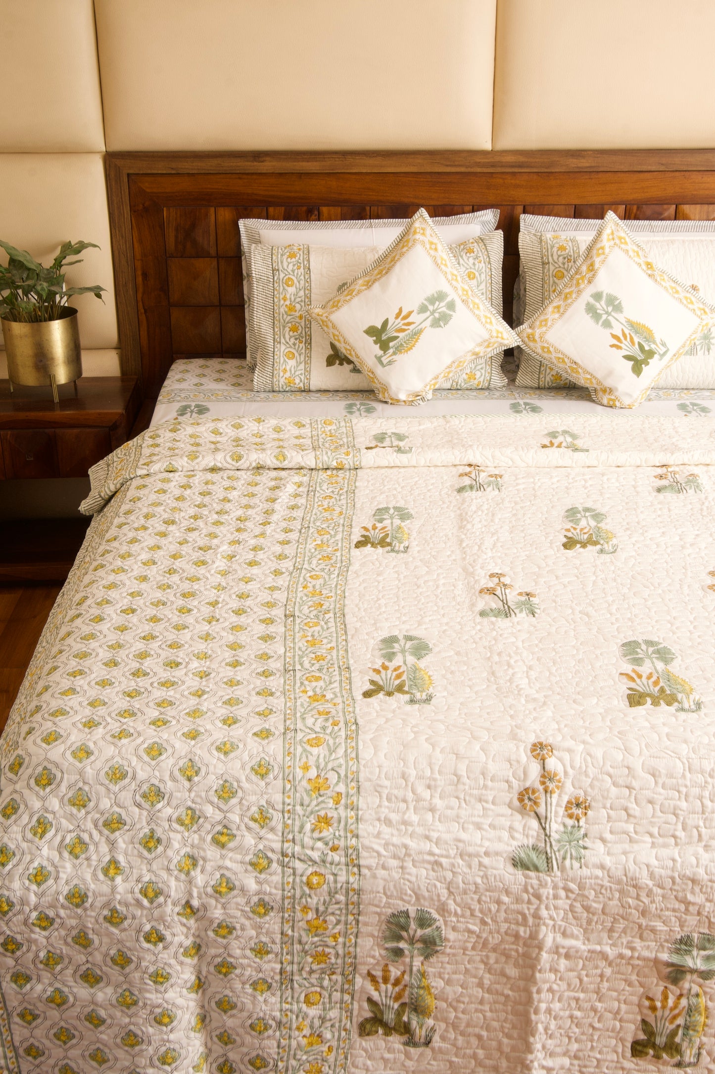 Dessert Guldasta Bedsheet & Bedcover Set