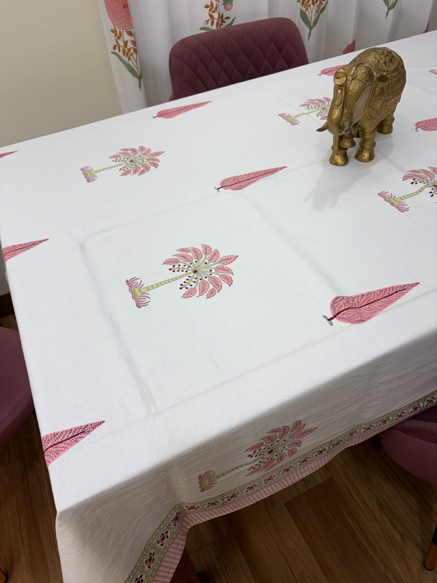 Gulaab Khajuri Table Cover