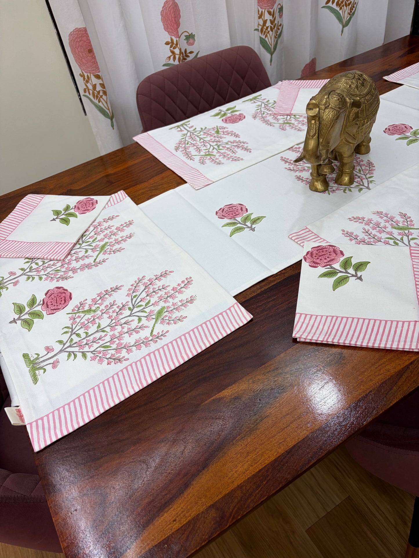Totapuri Table Runner, Mat & Napkin Set