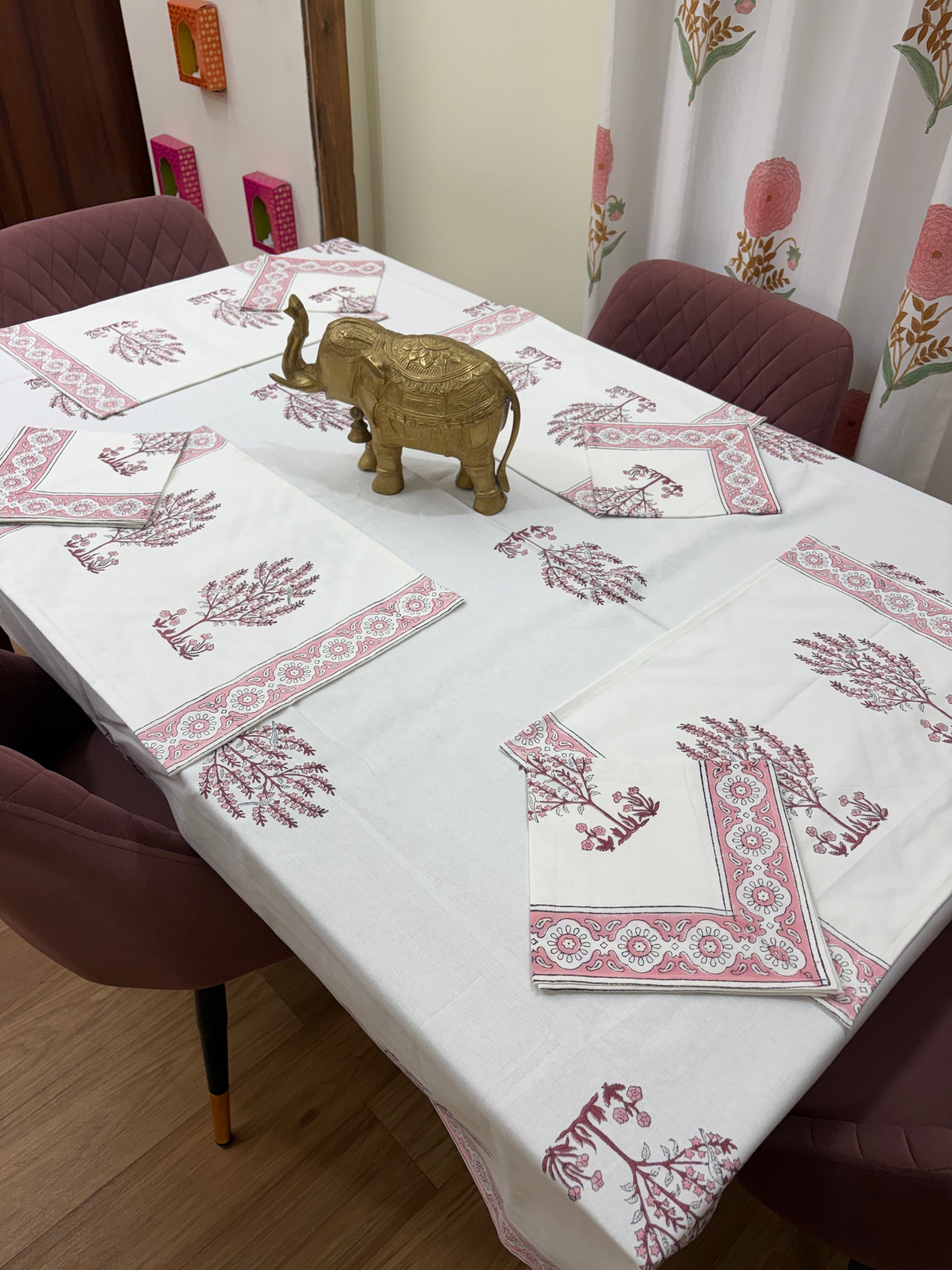 Rose Pink Parrot Table Cover, Mat & Napkin Set