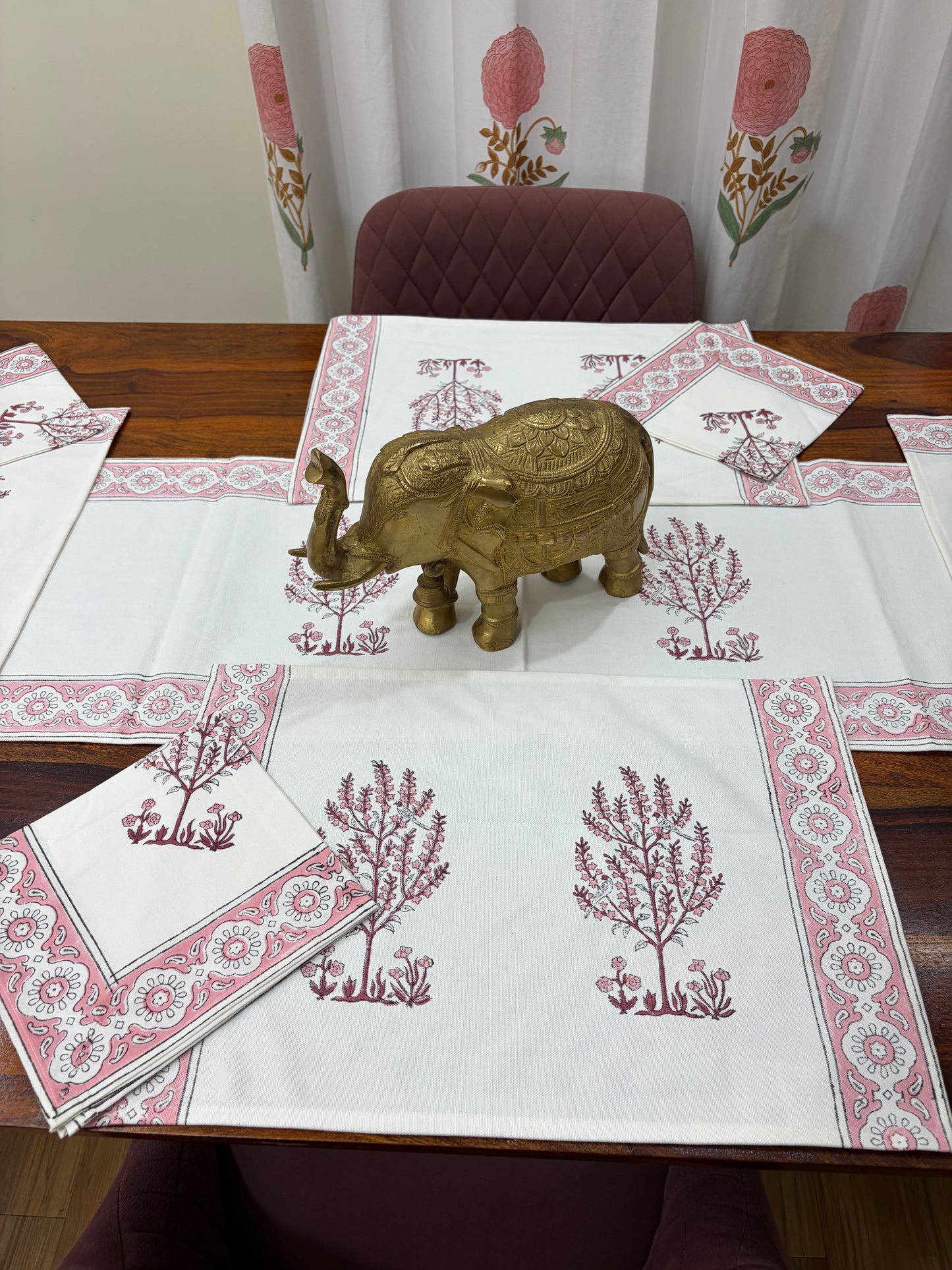 Rose Pink Parrot Table Runner, Mat & Napkin Set