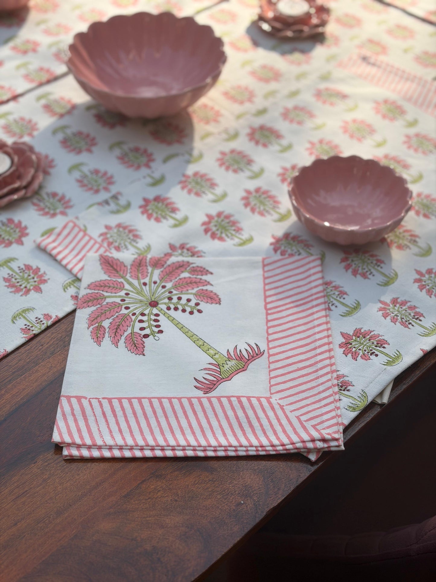 Gulab Khajuri Table set- Runner, Mat & Napkin